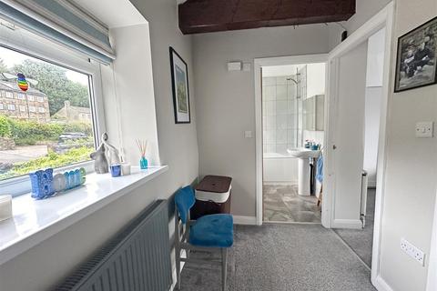 2 Lindwell, Greetland, Halifax, HX4 8HH