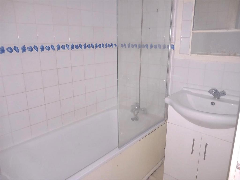 Bathroom, Arthur Court, Eden Harper SW11