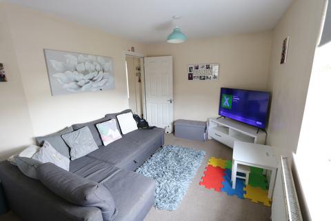 3 bedroom maisonette to rent, Meesons Court, Grays