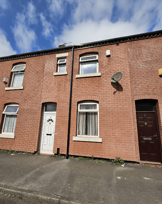 Selwyn street, leigh, wn7 1 rp