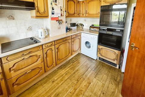 2 bedroom flat for sale, South Esplanade, Burnham-on-Sea, TA8