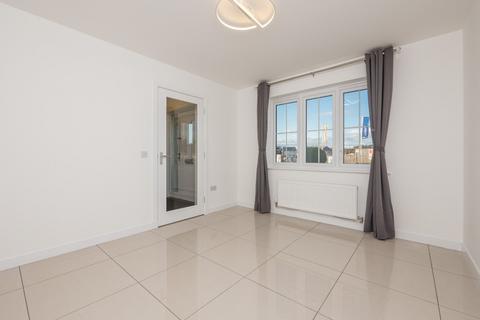 4 bedroom detached house to rent, Redcroft Road, Edinburgh, EH22