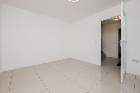 4 bedroom detached house to rent, Redcroft Road, Edinburgh, EH22