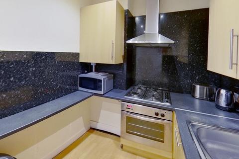 3 bedroom property to rent, Caledonian Place, Edinburgh, EH11