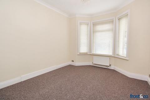 3 bedroom end of terrace house to rent, Richmond Road, Lower Parkstone