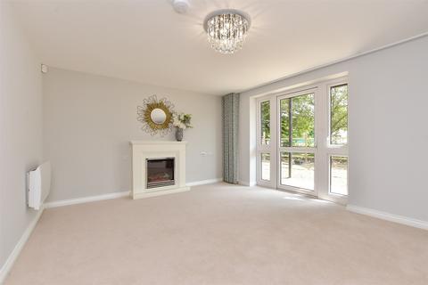 2 bedroom ground floor flat for sale, Victoria Road, Cranleigh, Surrey