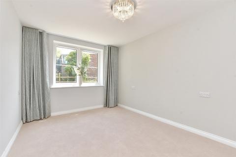 2 bedroom flat for sale, Victoria Road, Cranleigh, Surrey