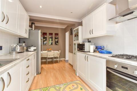2a Monoux Grove, London, E17 5BS