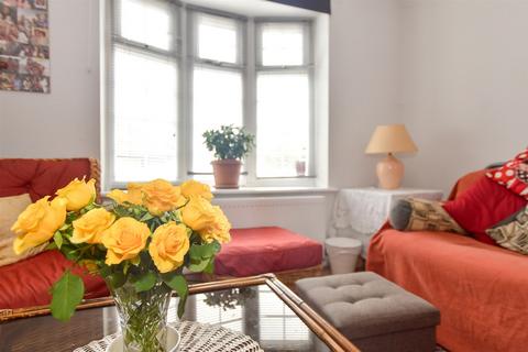 2a Monoux Grove, London, E17 5BS