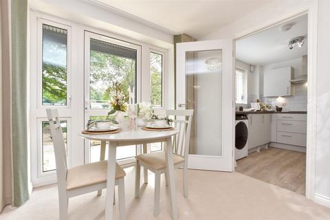 1 bedroom flat for sale, Victoria Road, Cranleigh, Surrey