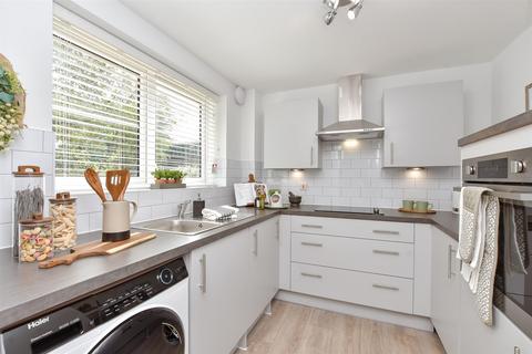 1 bedroom flat for sale, Victoria Road, Cranleigh, Surrey