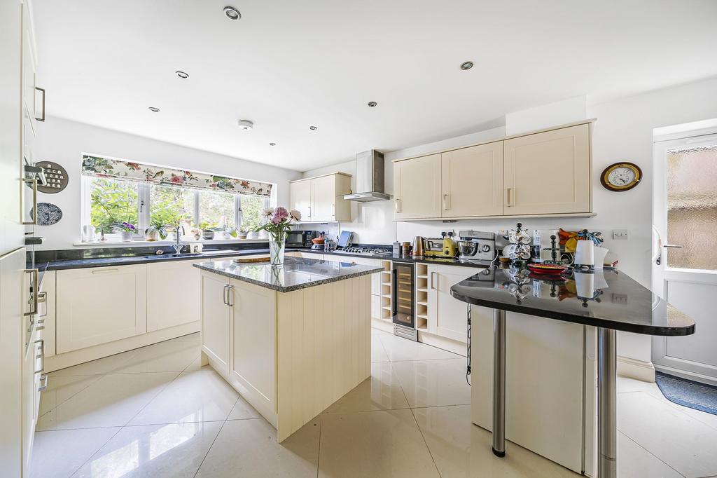 Kitchen / Breakfast Room