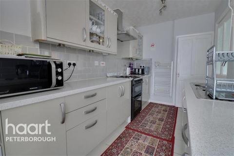 3 bedroom semi-detached house to rent, Crown Street