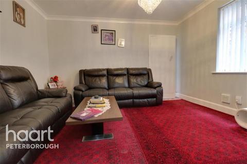 3 bedroom semi-detached house to rent, Crown Street