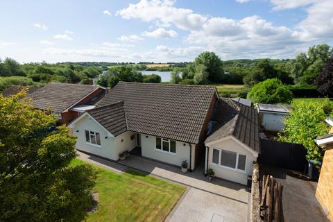 5 bedroom detached bungalow for sale, Walnut Tree Lane, Westbere