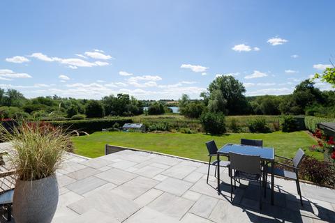 8 Walnut Tree Lane, Westbere, Canterbury, CT2 0HG