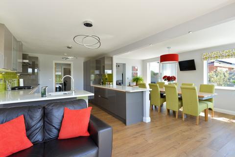 8 Walnut Tree Lane, Westbere, Canterbury, CT2 0HG