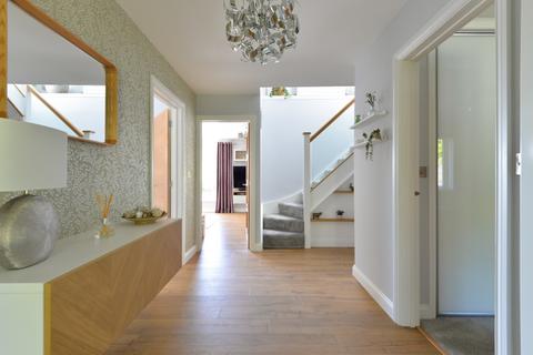 8 Walnut Tree Lane, Westbere, Canterbury, CT2 0HG