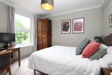 3 bedroom terraced house for sale, Bramblebury Road, London, SE18