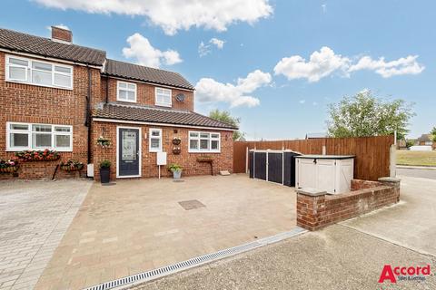 1 bedroom end of terrace house for sale, Macon Way, Upminster, RM14
