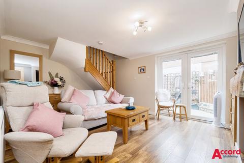 1 bedroom end of terrace house for sale, Macon Way, Upminster, RM14