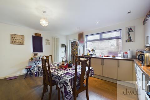 3 bedroom end of terrace house for sale, Aston Street, Bramley, Leeds, LS13