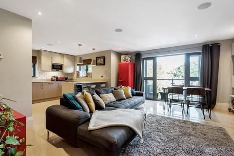 Sydenham - 2 bedroom flat for sale