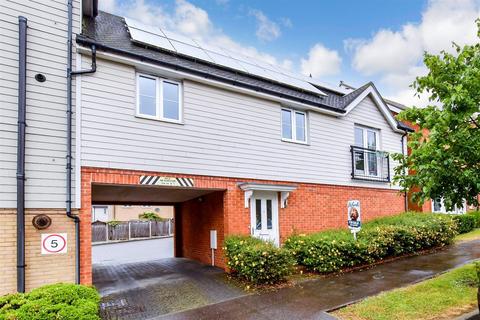 2 bedroom coach house for sale, Buffkyn Way, Maidstone, Kent