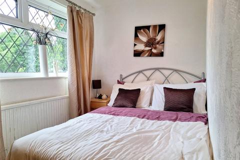 33c High Moor Crescent, Oldham, OL4 2SN
