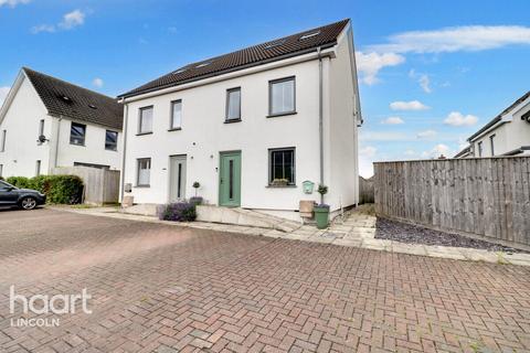 3 bedroom semi-detached house for sale, Virginia Drive, Louth