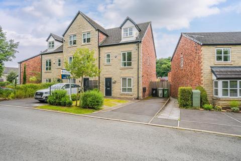 3 bedroom townhouse for sale, Leat Place, Bollington, SK10 5DB