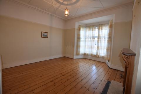 3 bedroom flat to rent, Margaret Road, Barnet EN4