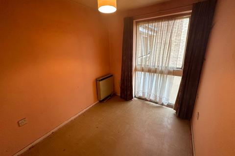 2 bedroom flat for sale, 74 Trotwood, Chigwell, Essex, IG7 5JP