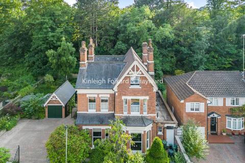 21 Lower Camden, Chislehurst, BR7 5HY