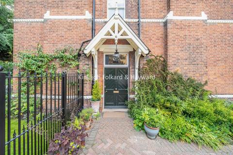 21 Lower Camden, Chislehurst, BR7 5HY
