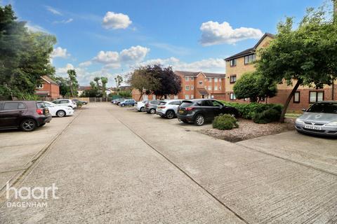 1 bedroom flat for sale, Plumtree Close, Dagenham