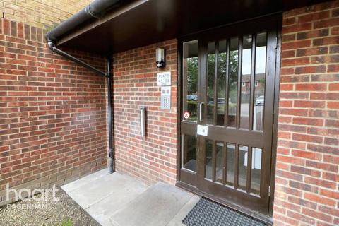 55 Plumtree Close, Dagenham, RM10 8UE