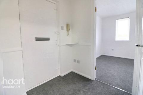 55 Plumtree Close, Dagenham, RM10 8UE