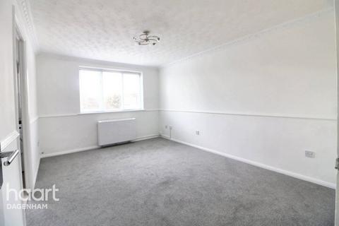 55 Plumtree Close, Dagenham, RM10 8UE