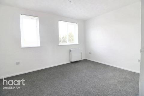 55 Plumtree Close, Dagenham, RM10 8UE