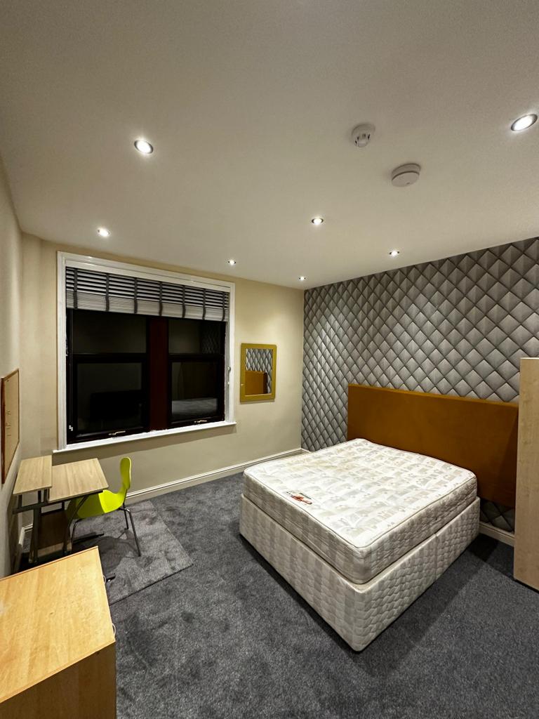 Room 4, 120 Villiers Street