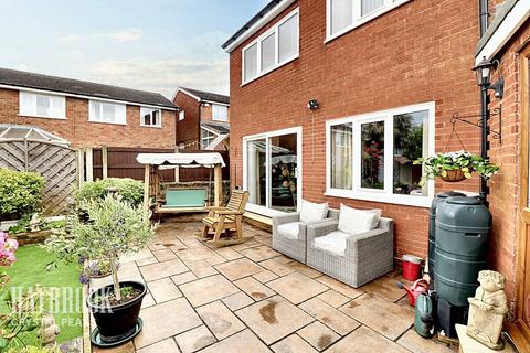 3 bedroom detached house for sale, Rotherham Road, Swallownest