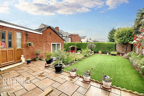 4 bedroom detached house for sale, Rotherham Road, Swallownest