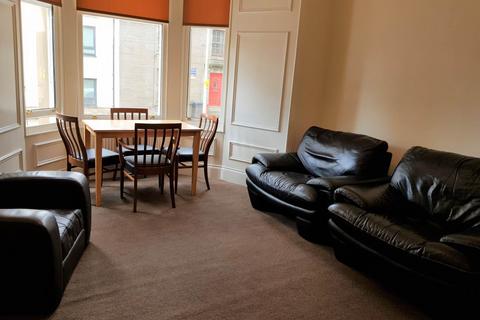 3 bedroom flat to rent, 25B Perth Road, ,