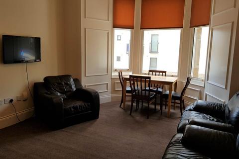 3 bedroom flat to rent, 25B Perth Road, ,