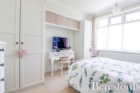 32 Mascalls Gardens, Brentwood, CM14 5LT