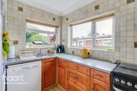 3 bedroom semi-detached house for sale, Jordan Close, Watford