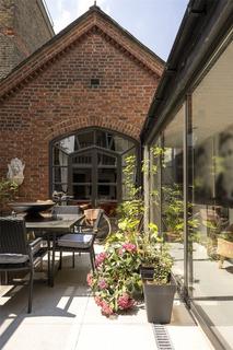 1 Augustine Road, London, W14 0HZ