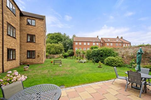 1 bedroom flat for sale, Willoughby Road, Boston, PE21