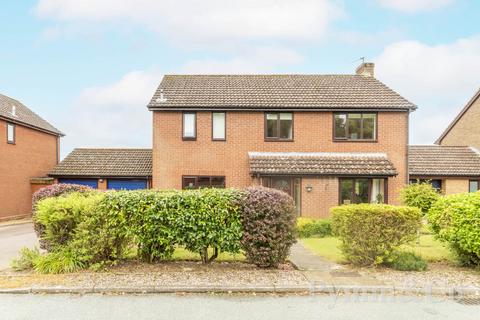 4 bedroom detached house for sale, Wensum Valley Close, Norwich NR6